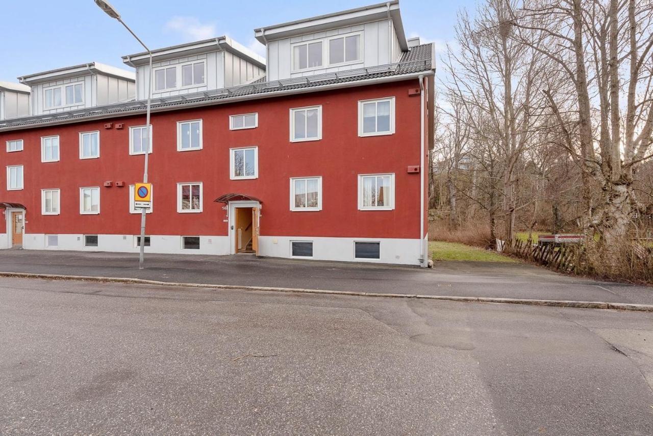 1 Rums-Laegenheter, Gangavstand Till Stroemstads Centrum Exterior foto